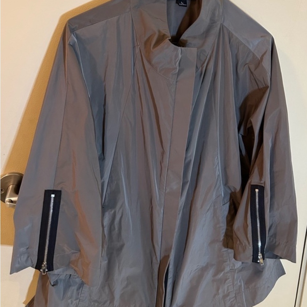 Women's Gray Zippered Sleeve Jacket